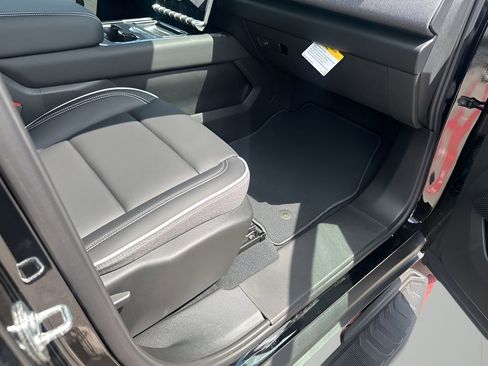 New 2026 GMC Sierra EV Elevation image 17