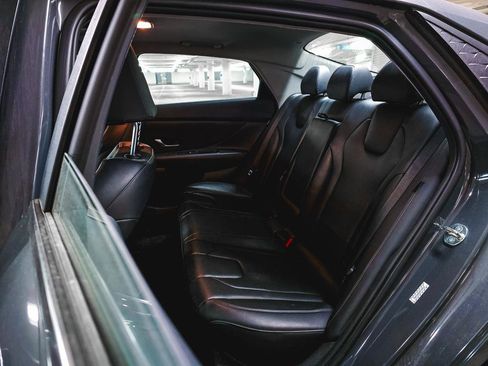 Used 2024 Hyundai Elantra Limited image 20