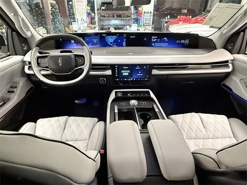 New 2025 Lincoln Navigator L Black Label w/ Black Label Special Edition image 27