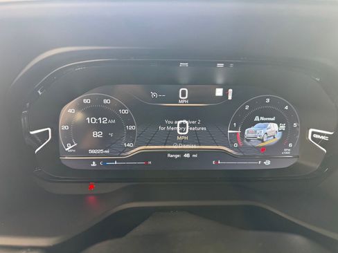 Used 2022 GMC Yukon Denali AWD/4WD image 4