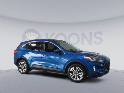 Used 2022 Ford Escape SEL image 2