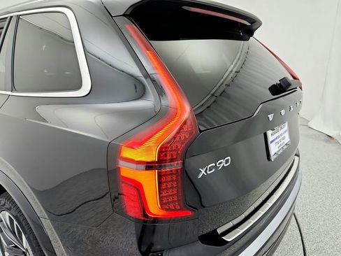 New 2025 Volvo XC90 B6 Plus w/ Protection Package Premier image 31