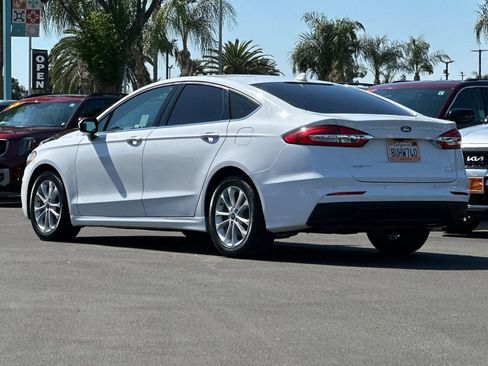 Used 2020 Ford Fusion SE FWD image 5