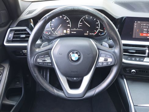 Used 2020 BMW 330i Sedan w/ Driving Assistance Package RWD image 17