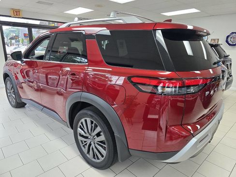 Used 2022 Nissan Pathfinder SL w/ SL Premium Package image 12