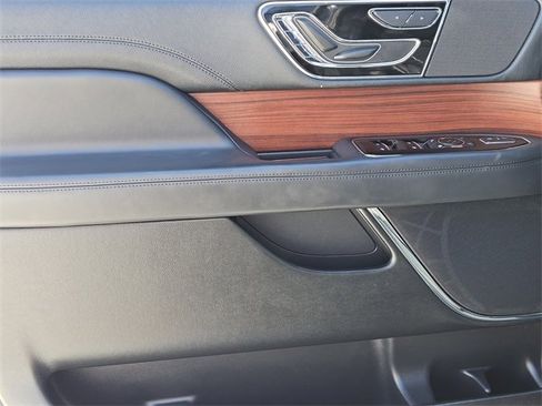 Used 2024 Lincoln Navigator L 4WD image 23
