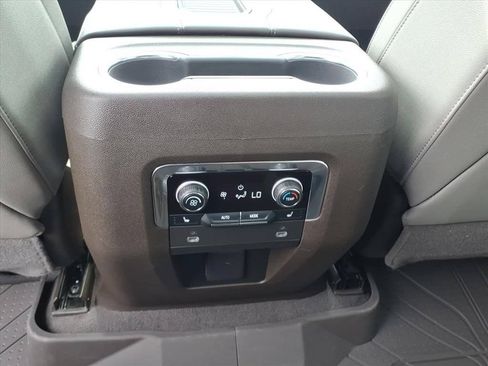 Used 2023 Chevrolet Suburban Z71 w/ Z71 Off-Road Package AWD/4WD image 27