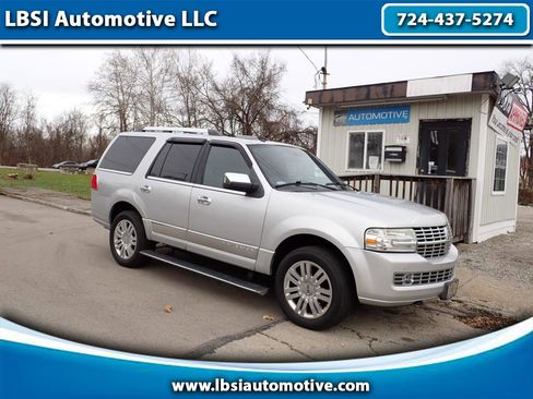 Used 2011 Lincoln Navigator 4WD image 1