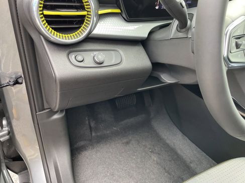 New 2026 Chevrolet Trax LT w/ Driver Confidence Package image 9