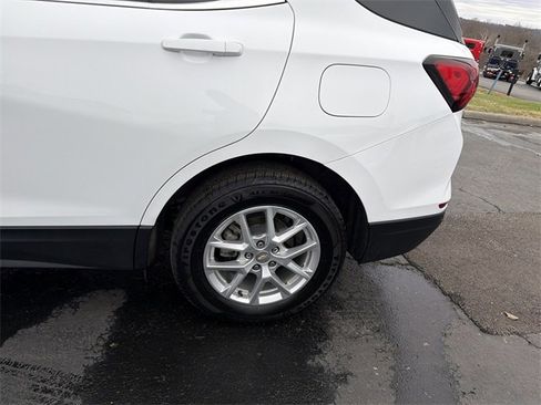Used 2023 Chevrolet Equinox LT w/ Driver Convenience Package image 7