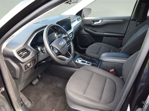 Used 2023 Ford Escape Active w/ Tech Pack #2 AWD/4WD image 9
