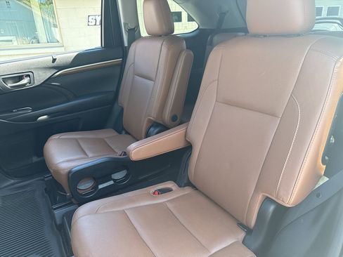 Used 2019 Toyota Highlander Limited Platinum AWD/4WD image 28