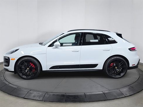 Used 2025 Porsche Macan GTS image 2