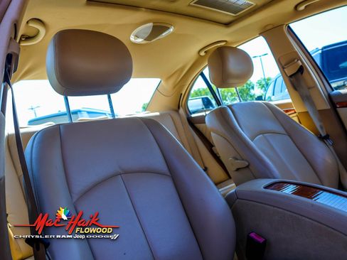 Used 2007 Mercedes-Benz E 320 BlueTEC Sedan image 14