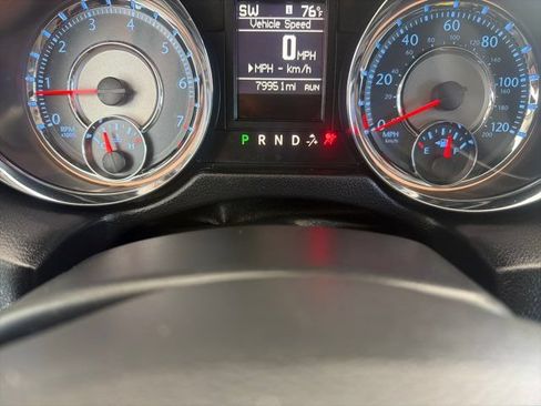 Used 2014 Chrysler Town & Country Touring FWD image 21