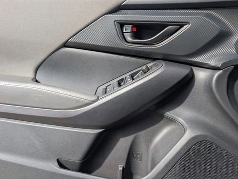 Used 2025 Subaru Crosstrek 2.0i Premium image 13