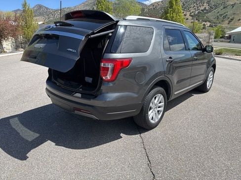 Used 2019 Ford Explorer XLT w/ Equipment Group 202A AWD/4WD image 10