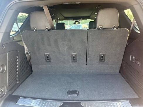 Used 2023 GMC Yukon Denali RWD image 12