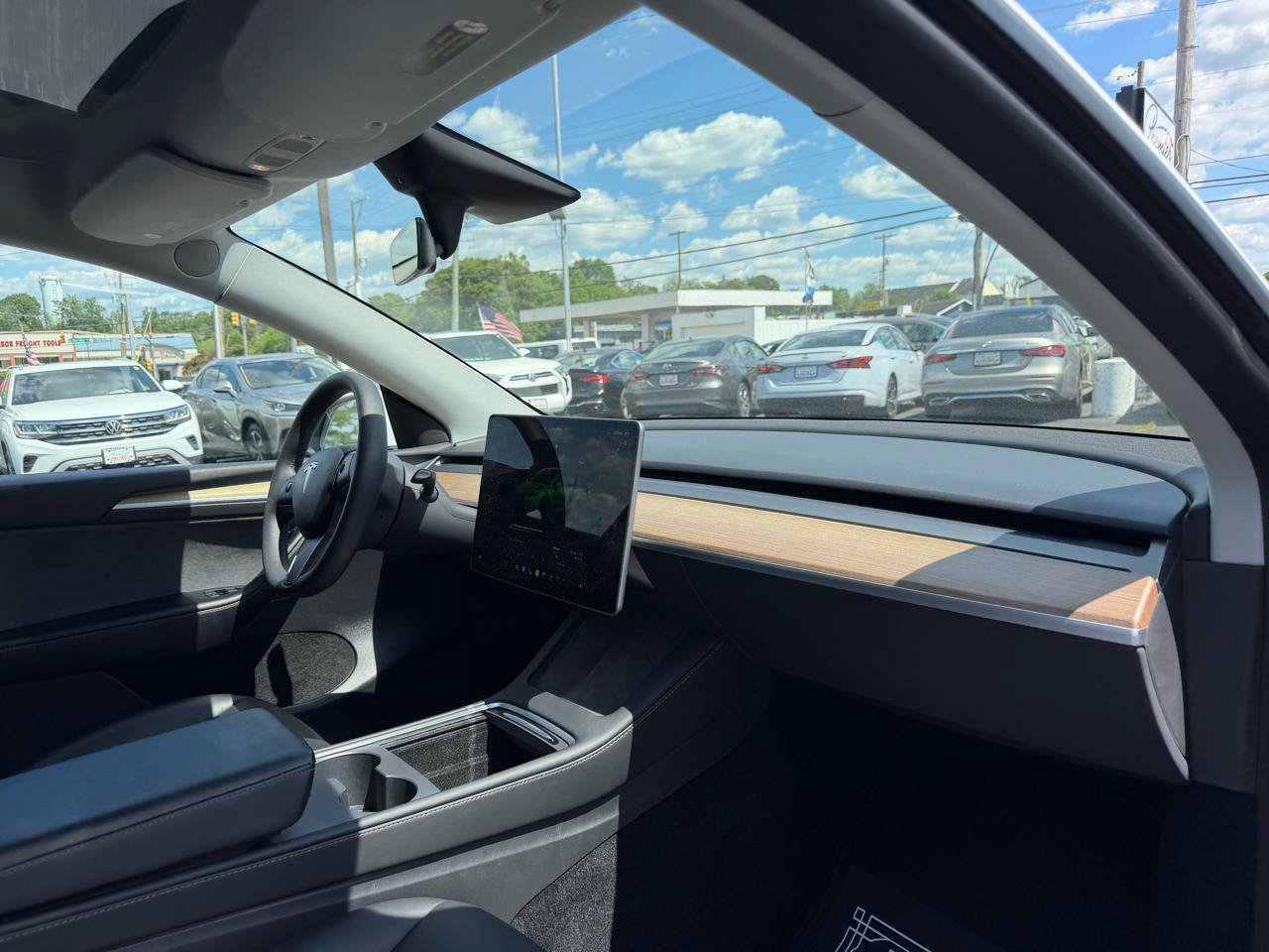 Used 2023 Tesla Model Y Long Range AWD/4WD image 16
