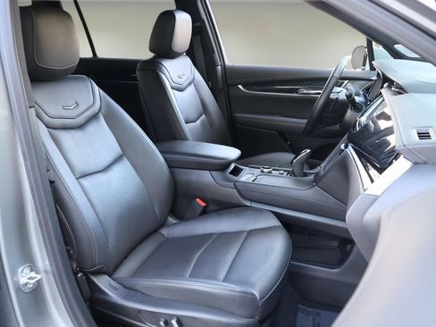 Certified 2025 Cadillac XT6 Premium Luxury image 21