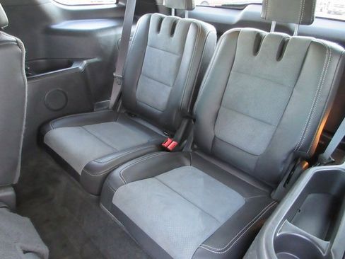 Used 2015 Ford Explorer XLT w/ Equipment Group 202A image 22