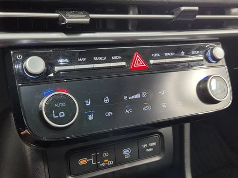 Certified 2025 Hyundai Tucson Limited FWD image 23