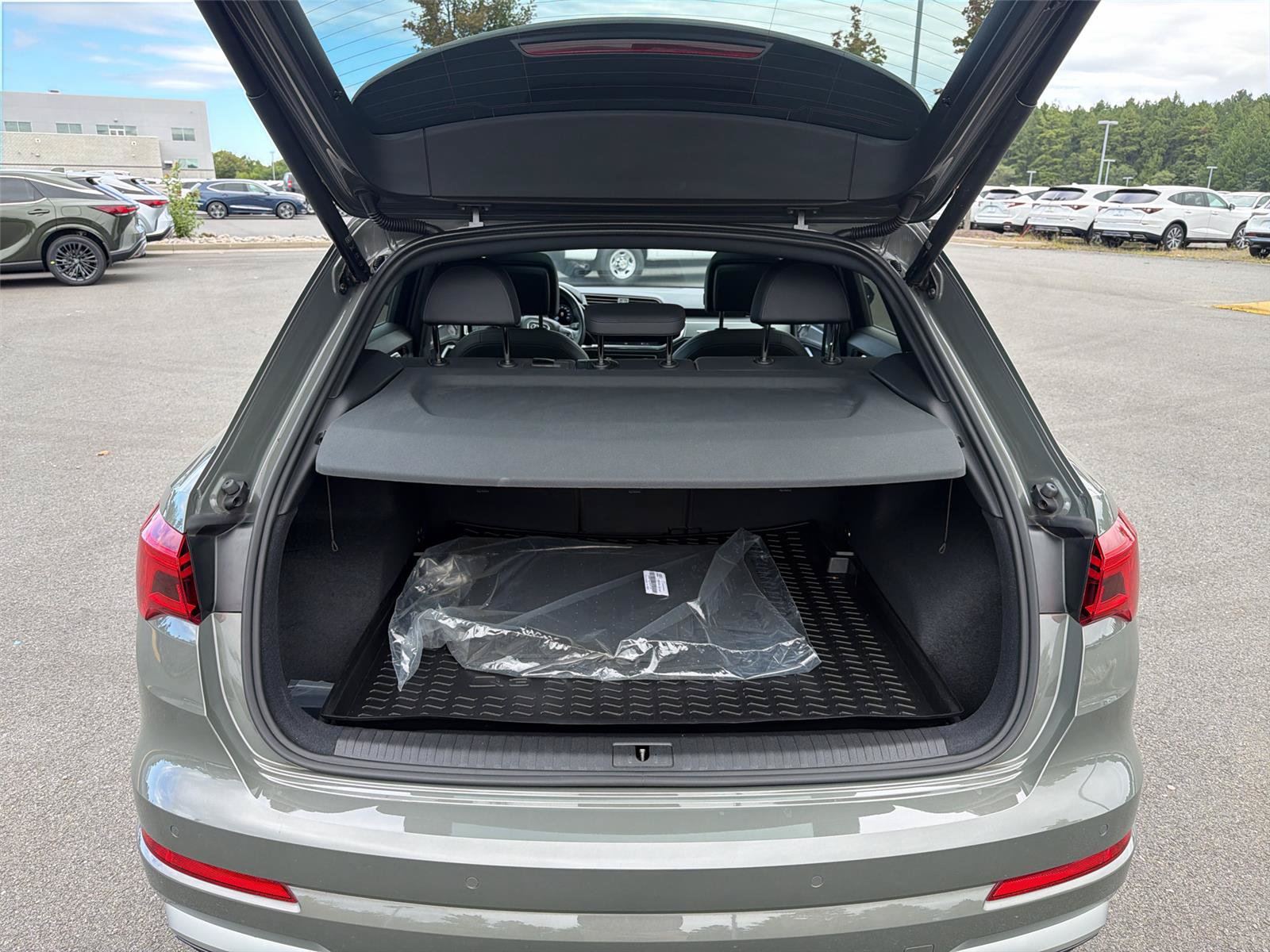 Used 2022 Audi Q3 2.0T Premium AWD/4WD image 27