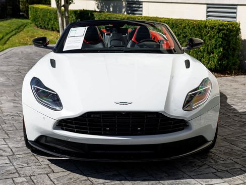 Used 2019 Aston Martin DB11 Volante image 7