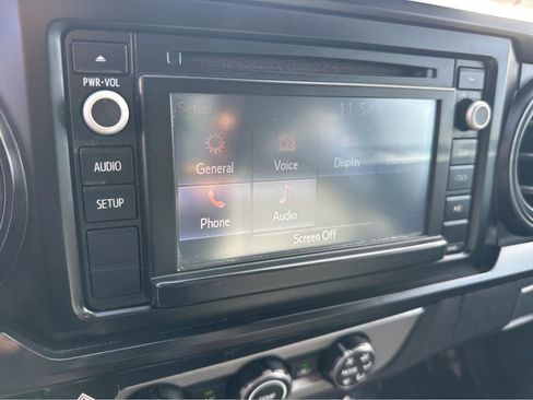 Used 2019 Toyota Tacoma SR image 5