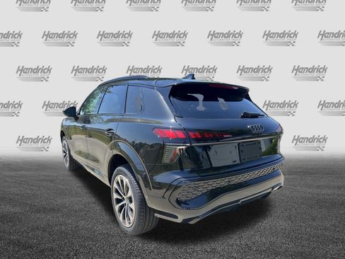 Used 2026 Audi Q3 quattro 2.0T w/ Driver Assistance Package AWD/4WD image 7