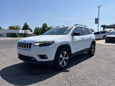 Used 2022 Jeep Cherokee Limited w/ Sun & Sound Group AWD/4WD image 8