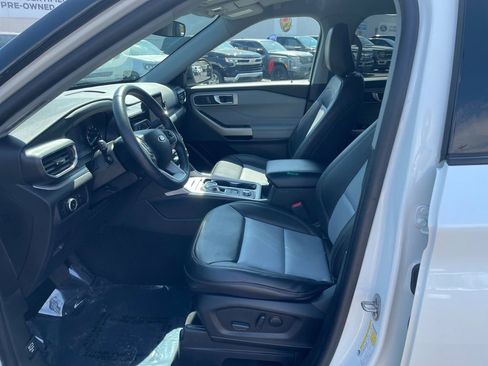 Used 2023 Ford Explorer XLT w/ Equipment Group 202A AWD/4WD image 13