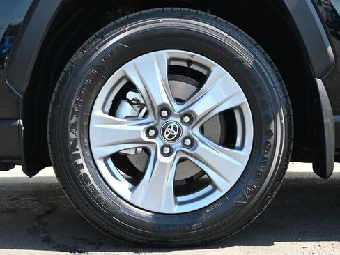 Used 2025 Toyota RAV4 LE AWD/4WD image 7