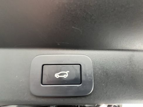 Used 2023 Land Rover Range Rover Sport SE image 34