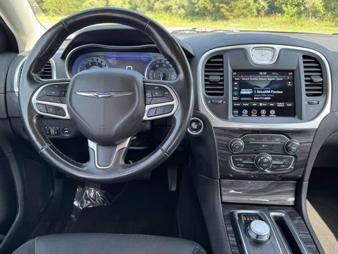 Used 2022 Chrysler 300 Touring w/ Sport Appearance Package RWD image 16