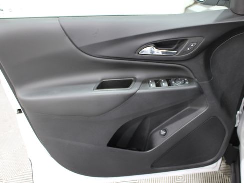 Used 2022 Chevrolet Equinox LT image 6