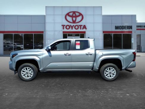 New 2026 Toyota Tacoma SR5 AWD/4WD image 3