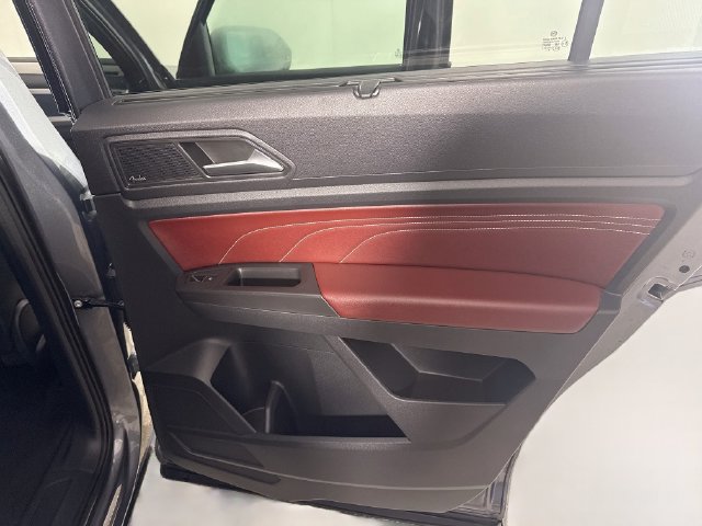 Used 2022 Volkswagen Atlas Cross Sport SEL Premium R-Line AWD/4WD image 27