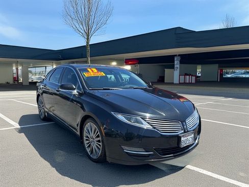 Used 2013 Lincoln MKZ AWD image 1