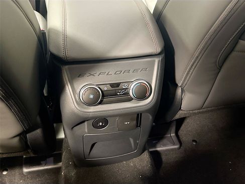New 2026 Ford Explorer Active w/ Active Comfort Package RWD image 24