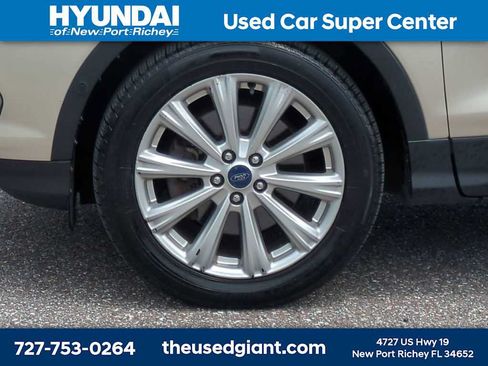 Used 2017 Ford Escape Titanium w/ Equipment Group 301A AWD/4WD image 10