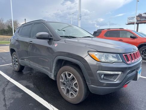 Used 2019 Jeep Compass Trailhawk image 3
