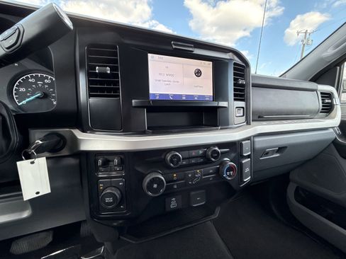 Used 2025 Ford F250 XLT image 18
