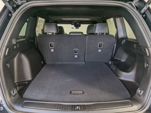New 2025 Jeep Grand Cherokee Altitude image 29