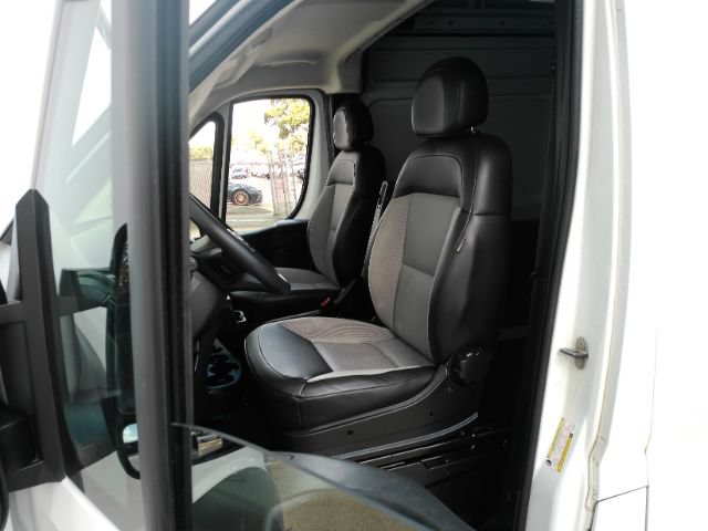 Used 2025 RAM ProMaster 2500 w/ Convenience Group FWD image 21
