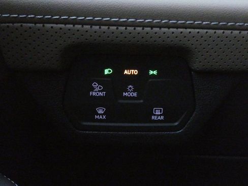 New 2026 Volkswagen Atlas Cross Sport SE AWD/4WD image 13