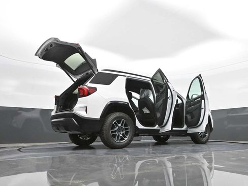 New 2026 GMC Terrain AT4 w/ Convenience Package III image 40