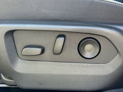 Used 2025 Buick Envision Sport Touring image 19