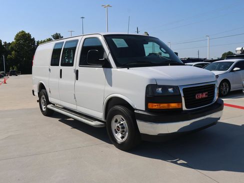 Used 2023 GMC Savana 2500 w/ Driver Convenience Package image 7