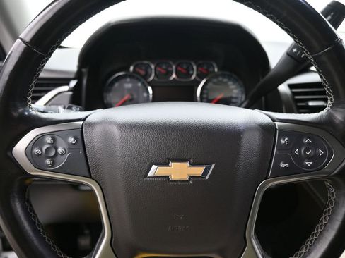 Used 2019 Chevrolet Suburban LT image 11